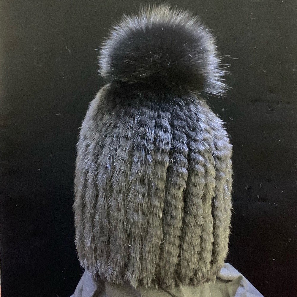 Natural Knit Mink Fur Beanie Pom-Pom Hat